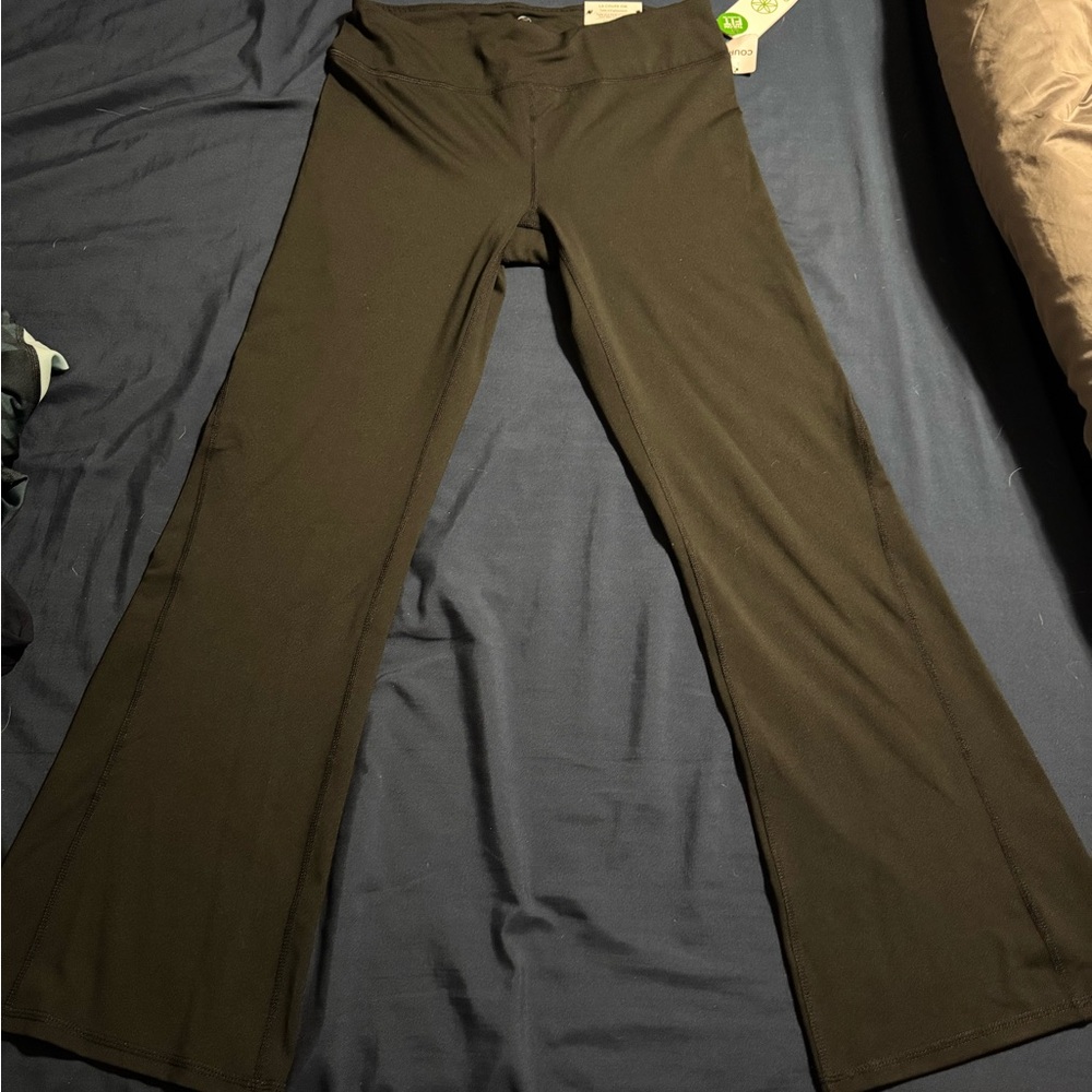 GAIAM Black Yoga Leggings Short Length!